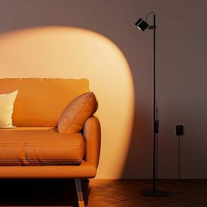 Lampe sur pied contemporaine avec abat-jour en tissu et interrupteur au pied pour chambre à coucher - Product Image 1