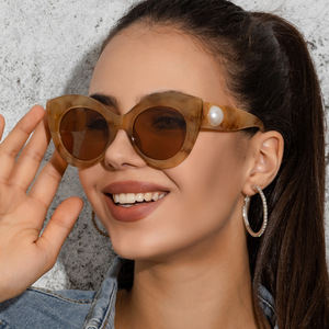 Wholesale Fashion Custom Designer <b>Sunglasses</b> logo Small Cat Eye Retro Diamond Women <b>Sunglasses</b> 2025 - Product Image 2