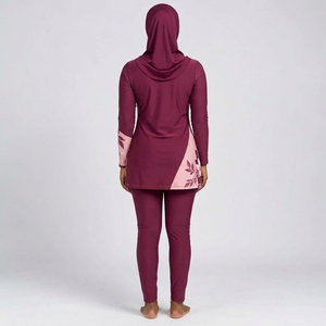 Ensemble burkini élégant 2 pièces, confectionné avec un tissu flexible, coupe confortable et construction durable pour la natation et la plage. - Product Image 2