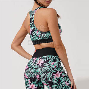 Conjunto de Leggings de Yoga de Cintura Alta y Top Corto Sublimados para Mujer, Talla Grande - Product Image 4