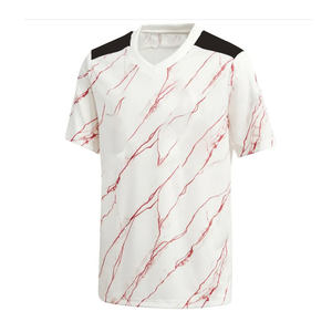 เสื้อฟุตบอลที่ผลิตจากวัสดุที่ช่วยระบายเหงื่อ ออกแบบมาเพื่อช่วยให้นักเตะรู้สึกเย็นสบายและแห้งขณะแข่งขันฟุตบอลอย่างหนัก - Product Image 5