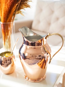 Pichet vintage en cuivre avec bec verseur et poignée en acier inoxydable pour boissons, idéal pour les fêtes, design métallique durable - Product Image 5