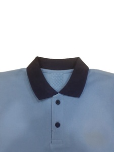 Camisetas de manga larga ajustadas para hombre de un solo color con patrón de contraste y cierre de botón al por mayor de tela tejida de fábrica - Product Image 6