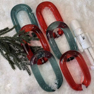 Chaînes décoratives en résine colorée au design moderne, logo personnalisable pour les tailles grandes et courtes - Product Image 1