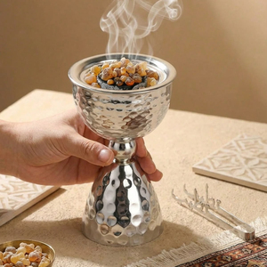 Quemador de Aromas Metálico Moderno Serenity con Difusor de Aroma Ecológico de Larga Duración para Espacios de Vida Tranquilos - Product Image 4