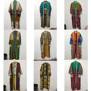 ชุดคลุมกิโมโนผ้าไหมซารีวินเทจ 100% สำหรับผู้หญิง งานแฮนด์เมด ตกแต่งผ้าแบบแพทช์เวิร์ค สไตล์โบโฮ ชุดนอนยาวแบบจีน ฟรีไซส์ เสื้อคลุมฤดูร้อนสุดหรู คอวี - Product Image 1