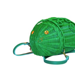 Cesta de Almacenamiento de Mimbre con Forma de Insecto Verde, Hecha a Mano, Linda y Moderna, Bolsa de Hombro - Product Image 3