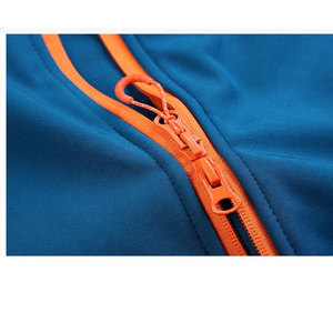 เสื้อแจ็คเก็ตผู้ชายแบบ softshell ผิวสัมผัสคล้ายหนังปลาฉลาม ระบายอากาศได้ดี กันน้ำ ให้ความอบอุ่น พร้อมการป้องกันที่ทนทานต่อการสึกหรอ เหมาะสำหรับกิจกรรมกลางแจ้ง ยี่ห้อ Fortleo - Product Image 6