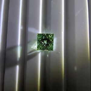 Diamant de laboratoire vert de qualité supérieure, taille princesse, pierre lâche certifiée IGI, haute clarté, pour la fabrication de bijoux - Product Image 3