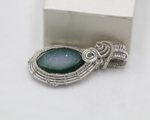 Colgante de Druzy Natural AAA+++ con Envoltura de Alambre de Cobre, Joyería de Cristal Hecha a Mano, Talla Única, Estilo Boho, Colgante de Gema Druzy - Product Image 4