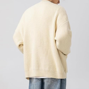 Suéter tipo cárdigan clásico de punto con botones para hombre - Product Image 5