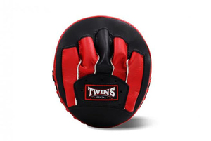 Guantes de Entrenamiento Profesionales Rojos y Negros, Curvos, de Cuero Vacuno de Primera Calidad, Transpirables y que Absorben la Humedad - Product Image 6