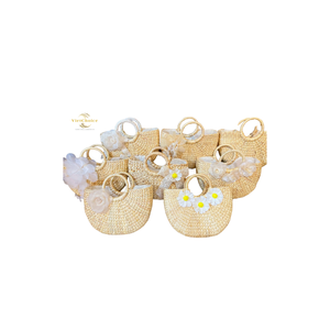 Sac de rangement en jacinthe d'eau tressé à la main du Vietnam avec détails en laiton, simple compartiment, écologique - Product Image 2