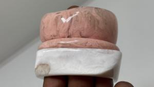 Proveedor Mayorista de Brazaletes Grandes y Gruesos de Resina Acrílica Ligera para Joyería de Moda y Brazaletes de Diseñador - Product Image 5