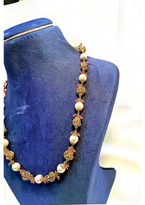 Collier Mala indien traditionnel en or 22 carats avec perles et perles sculptées, pierres roses, bijoux de mariée, disponible en OR/ARGENT/BRASS - Product Image 3