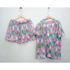 Ensemble de pyjama pour femmes en coton 100% pur, romantique et luxueux, à manches courtes, col en V, avec cordon de serrage - Tissu tricoté doux, respirant et à séchage rapide - Product Image 4