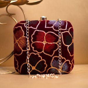 Pochette de soirée élégante pour femme, brodée de fleurs marron et de sequins, idéale pour les événements - Product Image 1