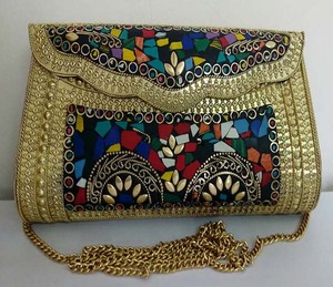 Portefeuilles en métal avec perles mosaïques tendance pour femmes, pour les occasions de fête - GC-BG-566 Meilleur prix auprès d'un exportateur indien. - Product Image 1