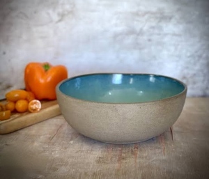 Bol de service en céramique de qualité alimentaire, peint à la main, design minimaliste, compatible lave-vaisselle, durable et éco-responsable, pour la maison, les restaurants et les hôtels - Product Image 3