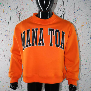 Sudadera MANA TOA ORANGE con Cuello Alto, 100% NEGRO, Apliques Bordados, Sudadera de Cuello Ancho con Hilos Finos - Product Image 1