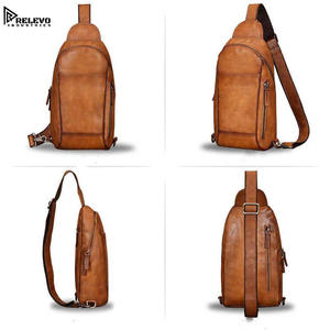 Sac de voyage et de sport en cuir véritable pour homme, grande capacité 30-40L, sacoche bandoulière triangulaire décontractée personnalisée - Product Image 4