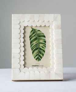 <b>White</b> Scalloped Bone & Wood Photo <b>Frame</b> (Holds Photo) - Product Image 1