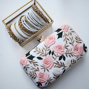 กระเป๋าคลัทช์งานปักลูกปัดคริสตัลเพชรประดับมุกสำหรับงานเลี้ยงงานแต่งงานทำมือสำหรับสุภาพสตรี - Product Image 6