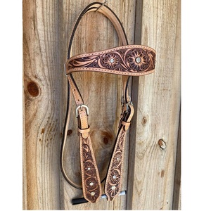 Juego de cabezada y pechera de cuero genuino 100% de calidad superior con adornos de tachuelas para productos ecuestres - Product Image 6