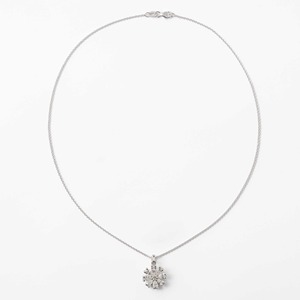 Collar con Colgante Floral de Diamante Cultivado en Laboratorio de Corte Radiante de 0.10ct, Engastado en Oro Blanco de 14K con Cierre de Langosta, Joyería de Lujo para Mujer - Product Image 1