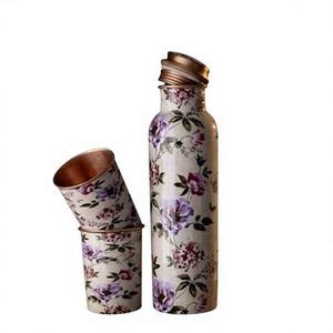 Botella de Agua Metálica con Diseño Floral y Tapa de Cobre, Set de Bebidas Portátil para Viaje - Product Image 2