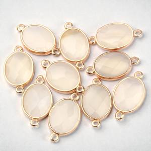 Connecteur ovale en agate blanche 10x14mm avec serti |   Fournitures de fabrication de bijoux en argent sterling plaqué or - Product Image 1