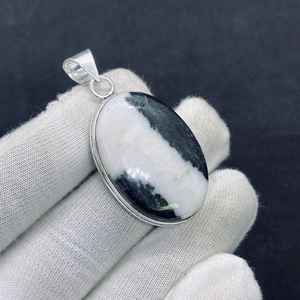 Colgante de Turquesa Natural de Búfalo, Plata de Ley 925, Hecho a Mano, Joyería con Piedras Preciosas, Regalo de Halloween - Product Image 1