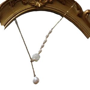 Collar de Perlas Naturales de Rosa Blanca Versión Coreana para Mujer, Diseño Francés Retro, Cadena de Clavícula de Doble Uso - Product Image 5