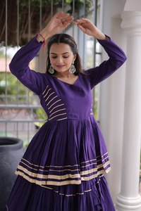 Conjunto de Lehenga Choli de Algodón Cora Morado de NiMa Creations, Vestido Étnico con Falda de Capas hasta el Tobillo y Blusa para Bodas, Diwali y Fiestas, Prendido - Product Image 4