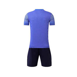 เสื้อฟุตบอลคอวีแบบยูนิเซ็กซ์ พิมพ์ลายแบบรีดร้อน ระบายเหงื่อได้ดี แขนสั้น โพลีเอสเตอร์ ชุดกีฬาสำหรับผู้ใหญ่ ด้านหน้า - Product Image 2