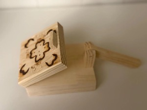 Prensa de Tortillas de Maíz Reutilizable de Madera Natural de ILAHI - Máquina para Hacer Tortillas al por Mayor, Apta para Lavavajillas, Ecológica y Plegable - Product Image 1