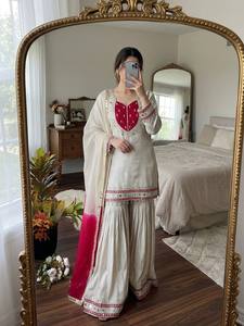 ชุดสีเบจชมพูแบบอินเดียปากีสถาน ปักลายสวยงาม พร้อมผ้าคลุมไหล่ สำหรับงานแต่งงานและงานเลี้ยง - Product Image 3