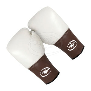 Guantes de Boxeo de Cuero Modernos - Protección UV Duradera y Antideslizantes para Entrenamiento - Product Image 6