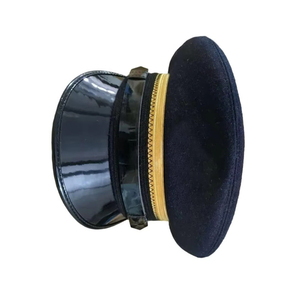 หมวกปีกแหลมสีดำลายทางปักลายพร้อมตราปักโลหะและที่คาดผม - เครื่องประดับศีรษะสำหรับผู้ใหญ่แบบยูนิเซ็กซ์ - Product Image 2