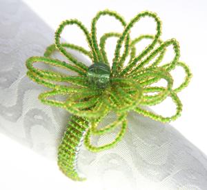 Porte-serviettes en verre vert fait main avec fleurs, élégants porte-serviettes brodés pour tables à manger modernes - Product Image 2