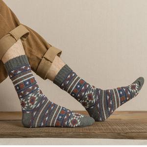 Nuevos calcetines cálidos estándar para hombre y mujer, modelos regulares antibacterianos y antideslizantes para parejas, talla única - Product Image 2