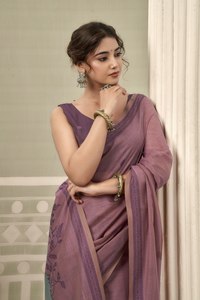 Sari de Algodón Morado para Mujer con Parches Florales, Ropa Casual Tradicional India, Largo hasta el Suelo, Corte Regular - Product Image 4