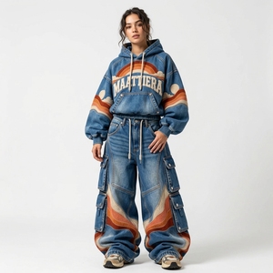 Ensemble survêtement cargo en jean bleu pour femme avec sweat-shirt oversize à motif arc-en-ciel et jean baggy à jambe large – Style streetwear - Product Image 1