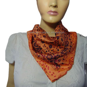 Foulard en Soie Floral pour Femme, Bandana Élégant, Foulard de Cheveux en Soie, Foulard Carré Floral, Accessoire de Mode Stylé - Product Image 5