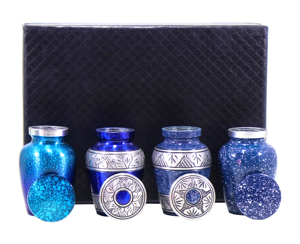 Petites urnes bleues pour cendres humaines, lot de 4 mini-urnes commémoratives haut de gamme avec quatre sacs en velours, un entonnoir en papier et une magnifique boîte cadeau - Product Image 4