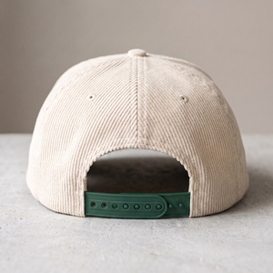 Casquette de baseball snapback à cinq panneaux en velours côtelé vert personnalisé avec patch en tissu et logo, style vintage, pour adulte - Product Image 3
