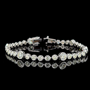 Elegante Brazalete de Diamantes de 6.97Ct con Certificación HRD en Plata 925, Diamantes Cultivados en Laboratorio CVD, Estilo Clúster Multirredondos - Product Image 1