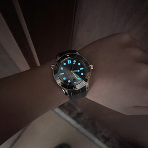 Montre automatique mécanique pour homme, bracelet en caoutchouc, qualité supérieure, style plongeur, sport, vente en gros OEM ODM C Factory. - Product Image 2