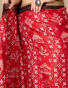KV Women's Silk Blend <b>Red</b> Printed <b>Saree</b> With Unstitched Blouse - Product Image 2