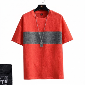 T-shirt décontracté et tendance pour homme, col rond, coupe ample, épaules tombantes, imprimé rayures grises sur la poitrine, rouge corail, collection été 2026 - Product Image 1